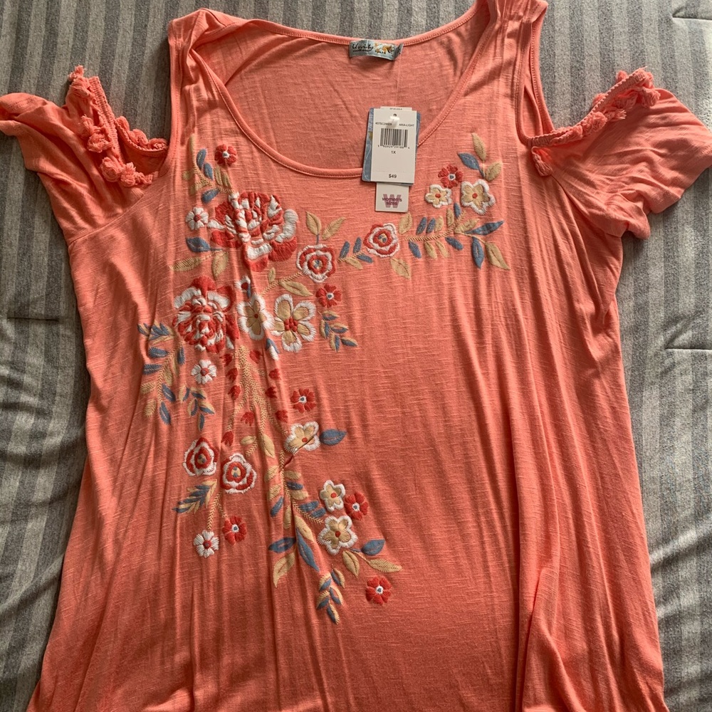 Floral Peek-a-Boo Shoulder Top